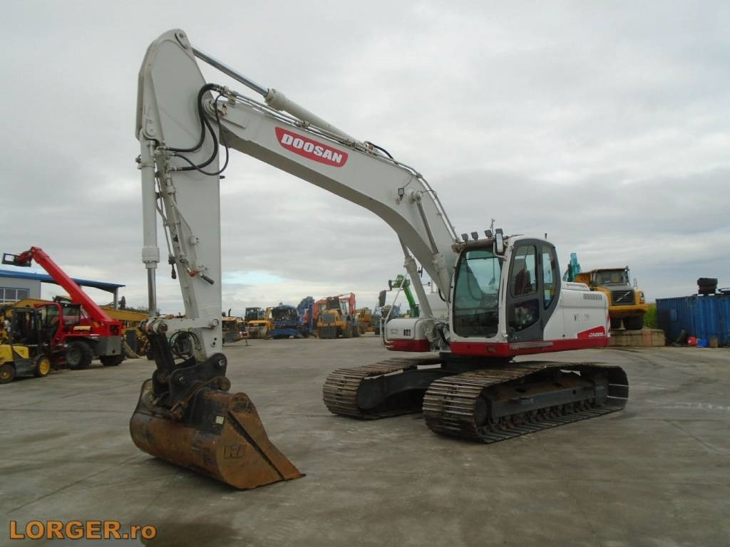 Doosan DX 225 LC with 18m long reach boom - Rupsgraafmachine: afbeelding 2 Doosan DX 225 LC with 18m long reach boom - Rupsgraafmachine: afbeelding 2