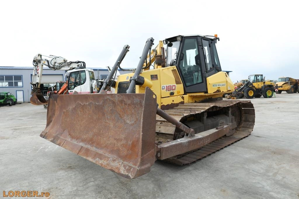 New Holland D 180 - Bulldozer: afbeelding 4 New Holland D 180 - Bulldozer: afbeelding 4