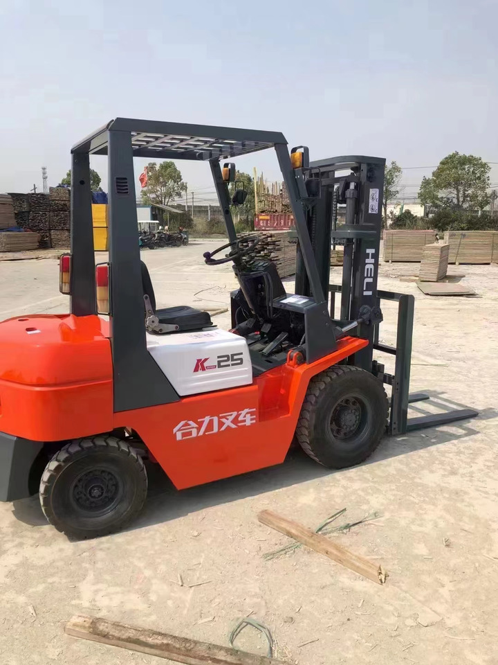 HELI 2.5TONS - Heftruck: afbeelding 2 HELI 2.5TONS - Heftruck: afbeelding 2