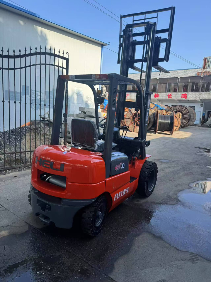 HELI 3tons - Heftruck: afbeelding 1 HELI 3tons - Heftruck: afbeelding 1