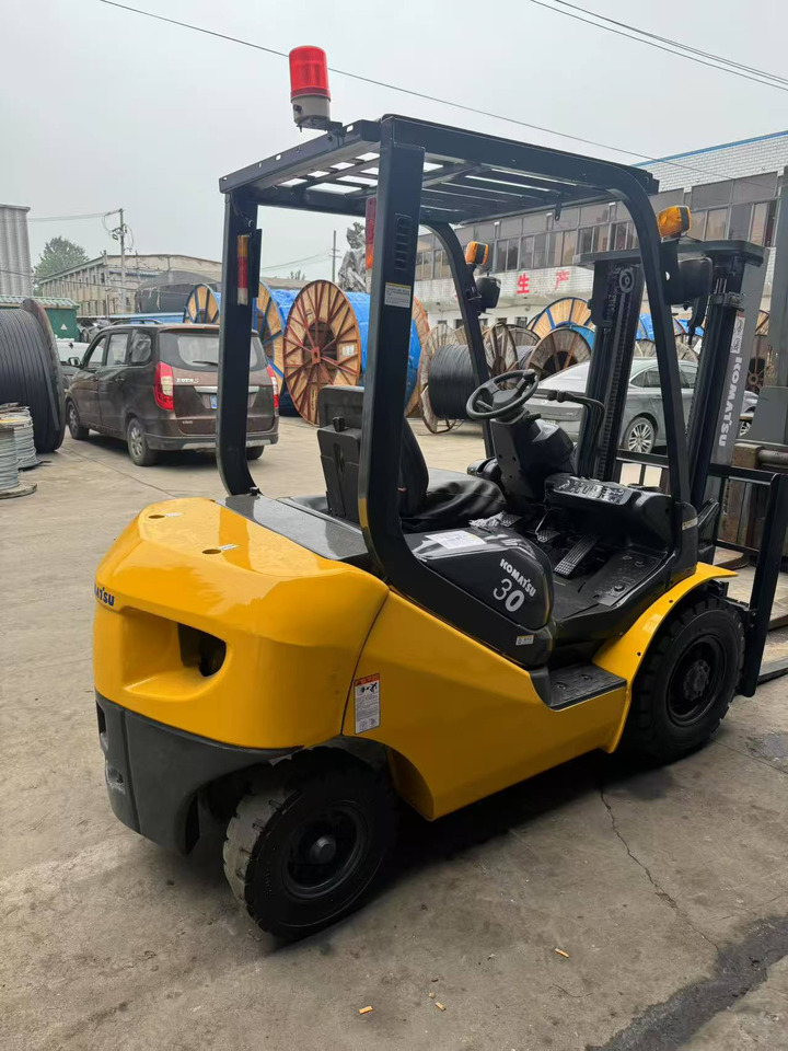 KOMATSU FD30 - Heftruck: afbeelding 4 KOMATSU FD30 - Heftruck: afbeelding 4