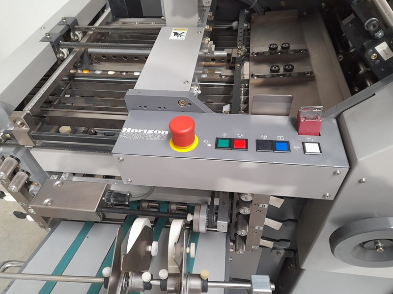 Horizon AFC-544 AKT | folder | 4 + knife + 2 | 2001 | 25 mio - Vouwmachine: afbeelding 5 Horizon AFC-544 AKT | folder | 4 + knife + 2 | 2001 | 25 mio - Vouwmachine: afbeelding 5