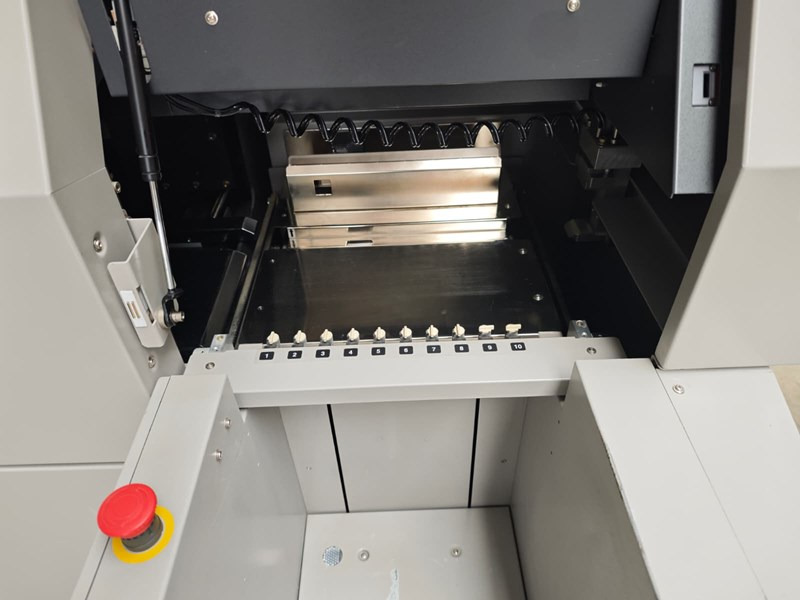 Horizon HT-30 | 2005 | 1.65 Mio - Papiersnijmachine: afbeelding 3 Horizon HT-30 | 2005 | 1.65 Mio - Papiersnijmachine: afbeelding 3