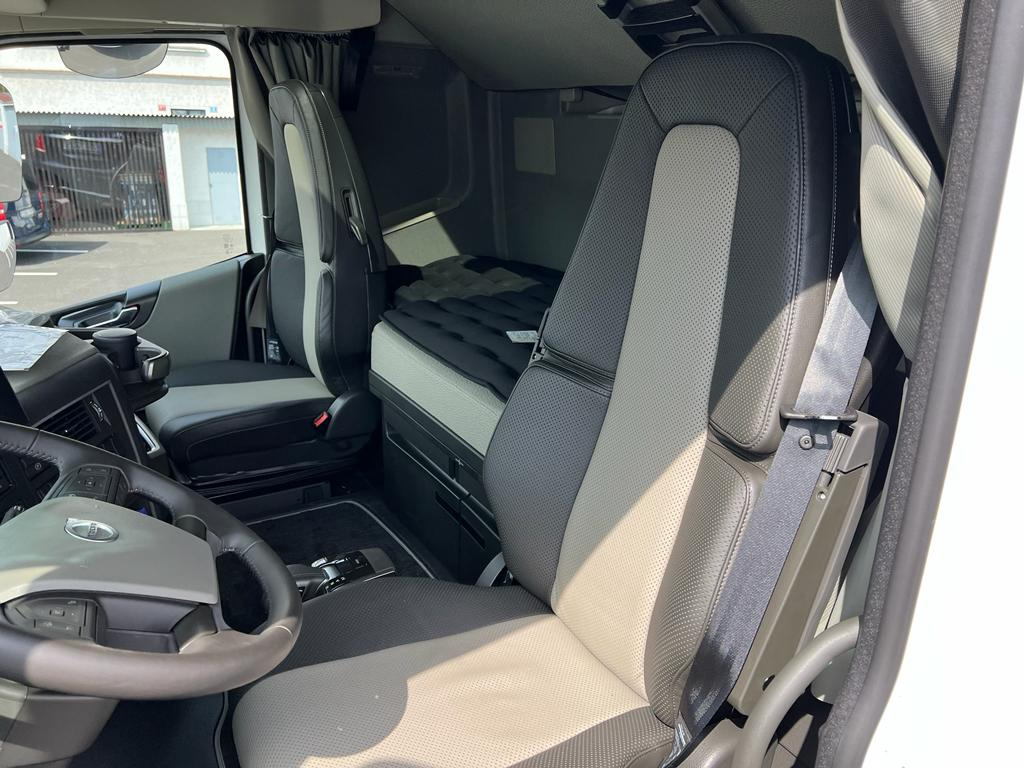 Nieuw Trekker VOLVO FH 500 / Leather/ VEB+/ Air/ 2 tanks/ i-Parkcool/: afbeelding 11