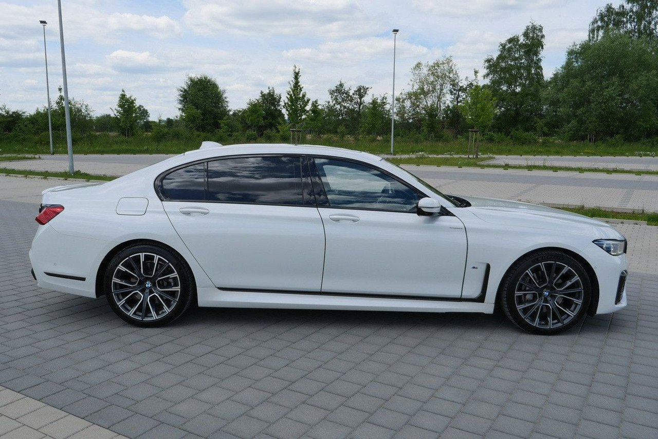 BMW 730Ld XDRIVE /VOLL/REAR ENTERT. /LANGSTRECKE 48V - Sedan: afbeelding 3 BMW 730Ld XDRIVE /VOLL/REAR ENTERT. /LANGSTRECKE 48V - Sedan: afbeelding 3