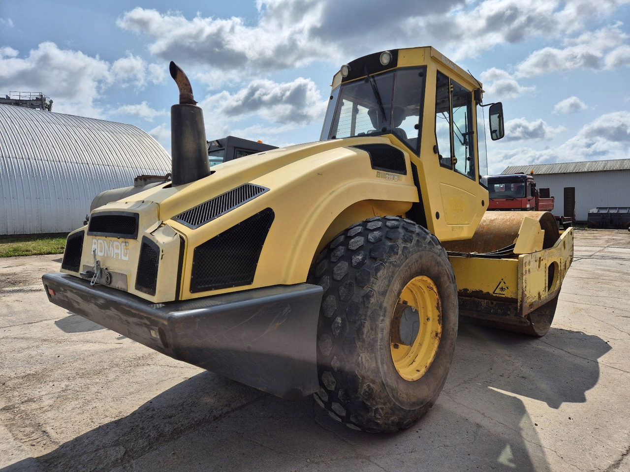 BOMAG BW211 D-4 - Schapenpootwals/ Grondverdichter: afbeelding 4 BOMAG BW211 D-4 - Schapenpootwals/ Grondverdichter: afbeelding 4