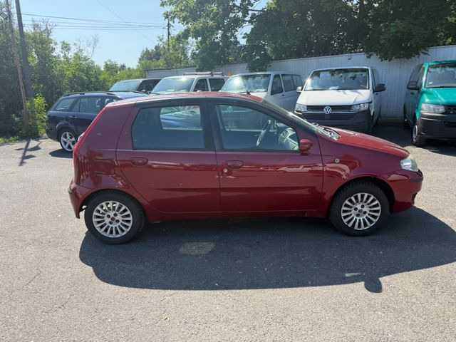 Fiat Punto Aktueller HU Motorschaden - Sedan: afbeelding 3 Fiat Punto Aktueller HU Motorschaden - Sedan: afbeelding 3