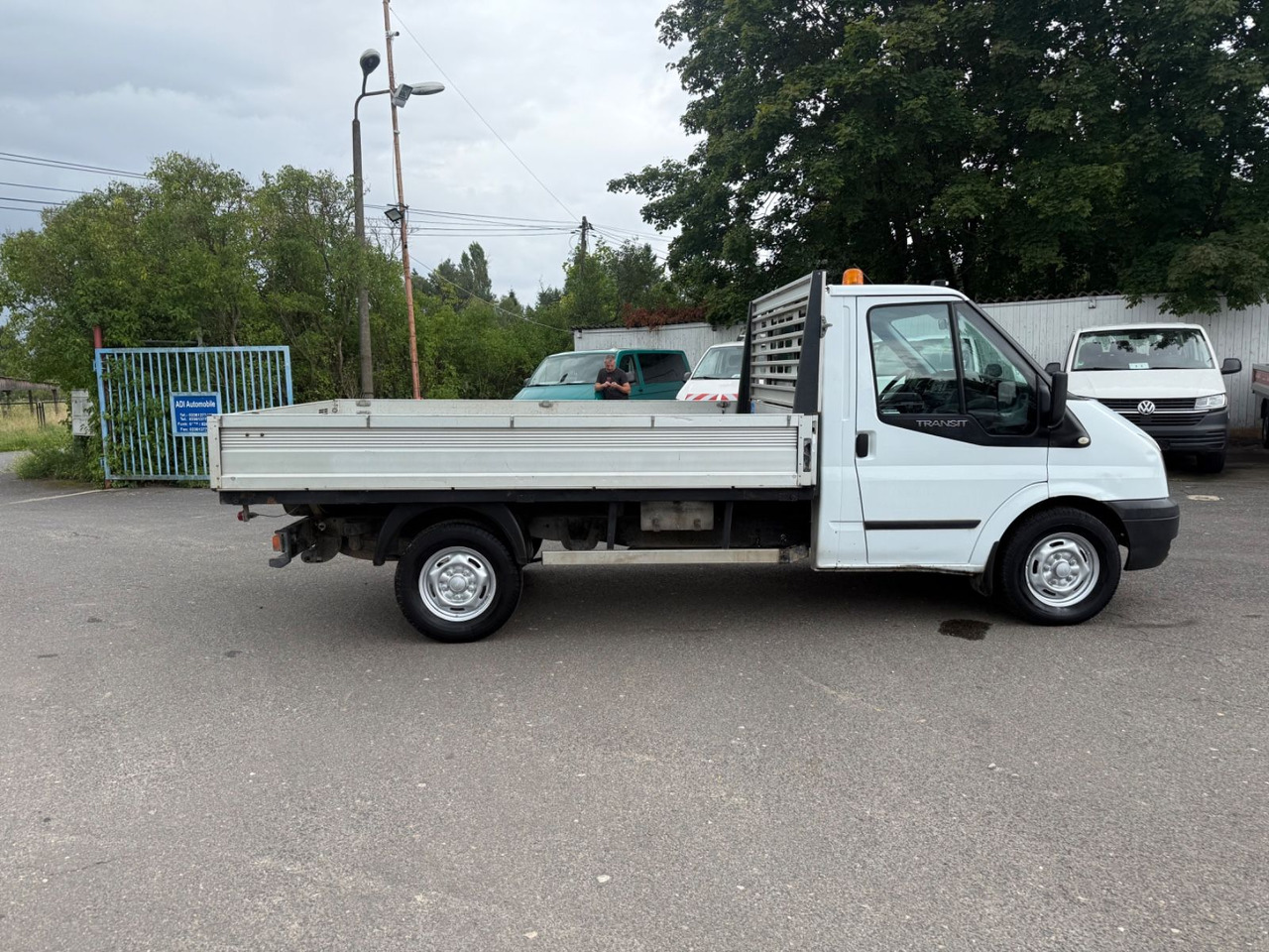 Ford Transit Pritsche FT 350 M Einzelkabine 110 KM - Bestelwagen open laadbak: afbeelding 3 Ford Transit Pritsche FT 350 M Einzelkabine 110 KM - Bestelwagen open laadbak: afbeelding 3