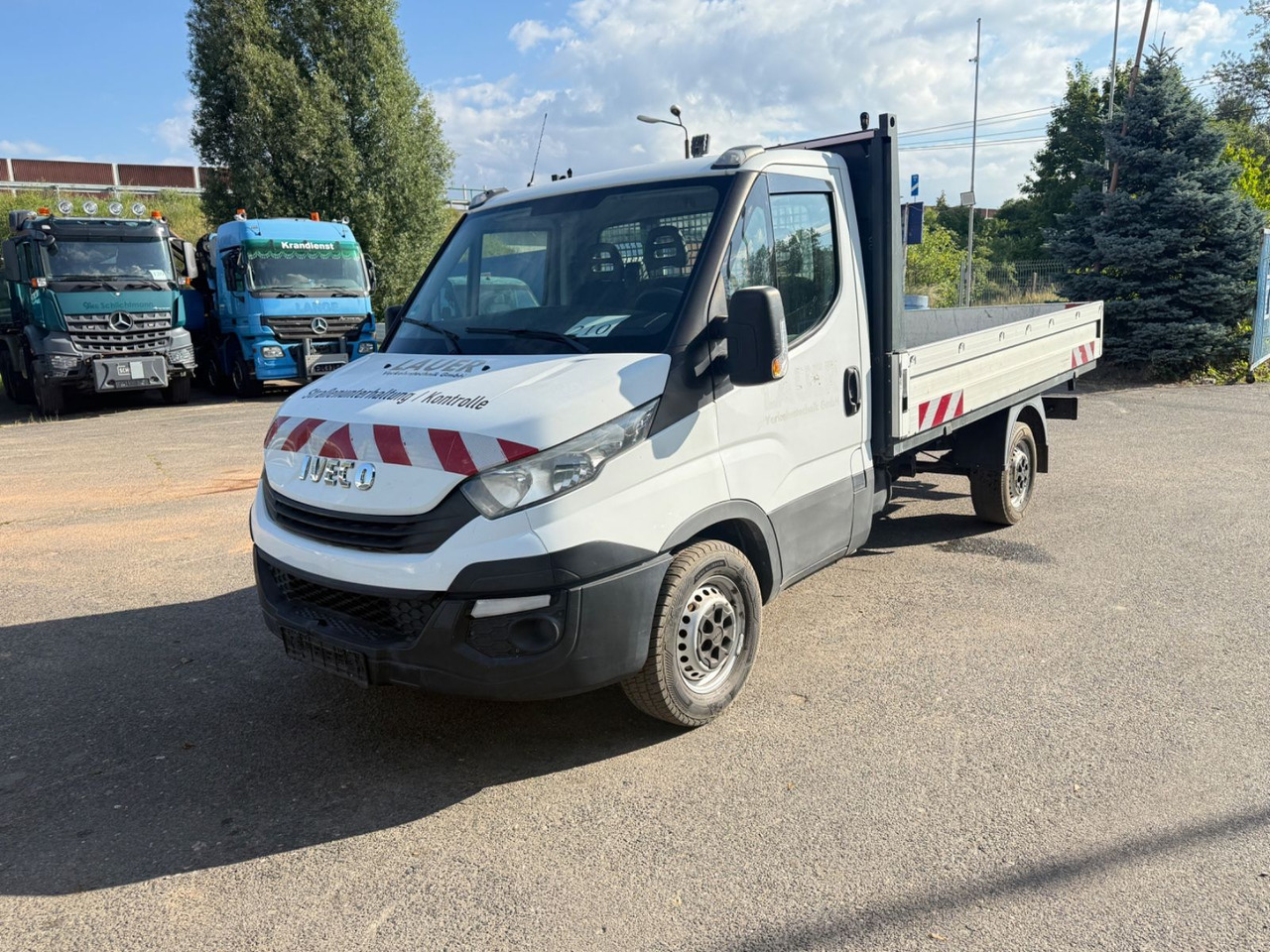 Iveco Daily 35 S 12 - Bestelwagen open laadbak: afbeelding 3 Iveco Daily 35 S 12 - Bestelwagen open laadbak: afbeelding 3