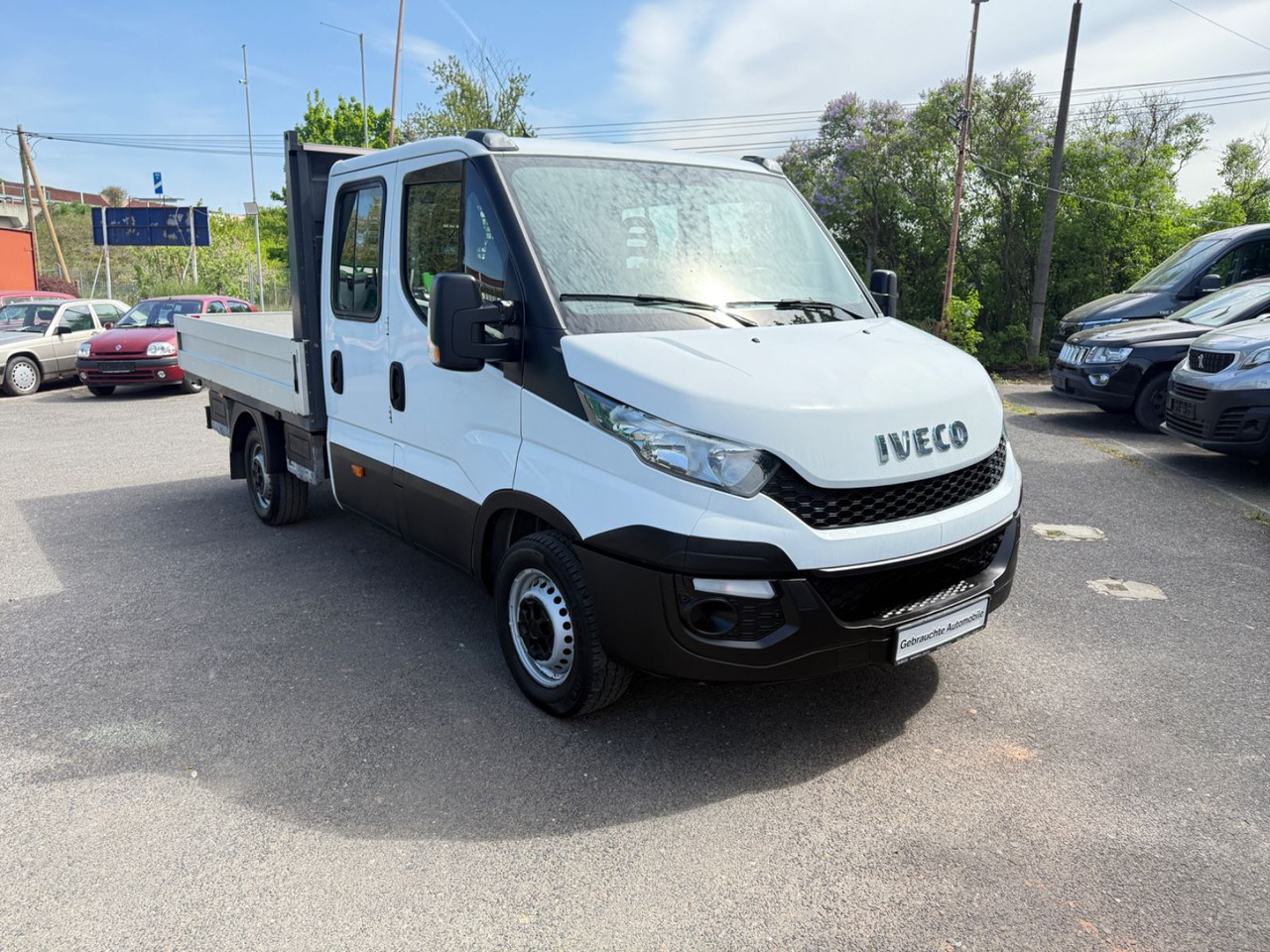 Iveco Daily Doppelkabine 35 S 130 7 Sitzer - Bestelwagen open laadbak: afbeelding 2 Iveco Daily Doppelkabine 35 S 130 7 Sitzer - Bestelwagen open laadbak: afbeelding 2