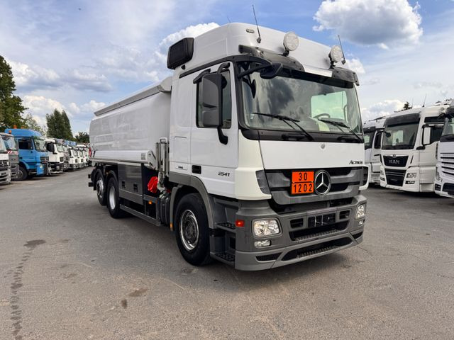 Mercedes-Benz Actros 2541 Tankwagen - Tankwagen: afbeelding 2 Mercedes-Benz Actros 2541 Tankwagen - Tankwagen: afbeelding 2