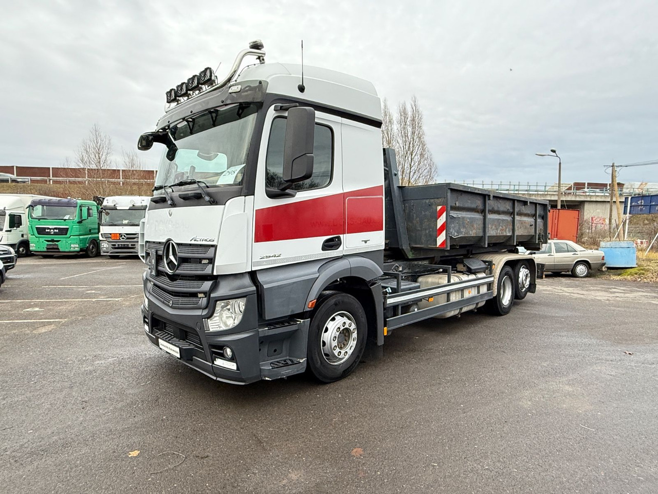 Mercedes-Benz Actros 2542 Abrollkipper mit Container - Haakarmsysteem vrachtwagen: afbeelding 3 Mercedes-Benz Actros 2542 Abrollkipper mit Container - Haakarmsysteem vrachtwagen: afbeelding 3