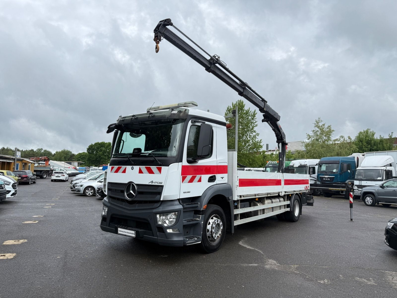 Mercedes-Benz Antos 1836 Kran Xiab - Vrachtwagen met open laadbak, Kraanwagen: afbeelding 2 Mercedes-Benz Antos 1836 Kran Xiab - Vrachtwagen met open laadbak, Kraanwagen: afbeelding 2