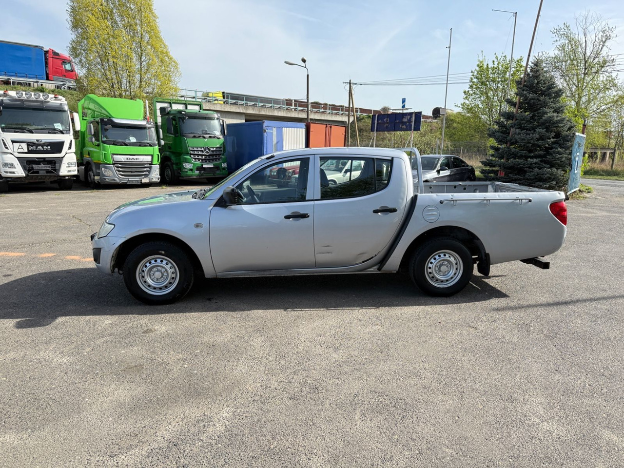 Mitsubishi L200 Inform Doppelkabine 2WD - SUV: afbeelding 3 Mitsubishi L200 Inform Doppelkabine 2WD - SUV: afbeelding 3