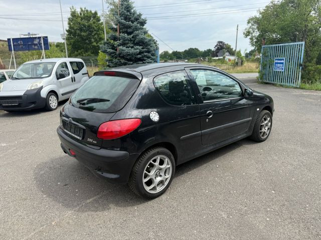 Peugeot 206 1.4 HDi - Sedan: afbeelding 5 Peugeot 206 1.4 HDi - Sedan: afbeelding 5