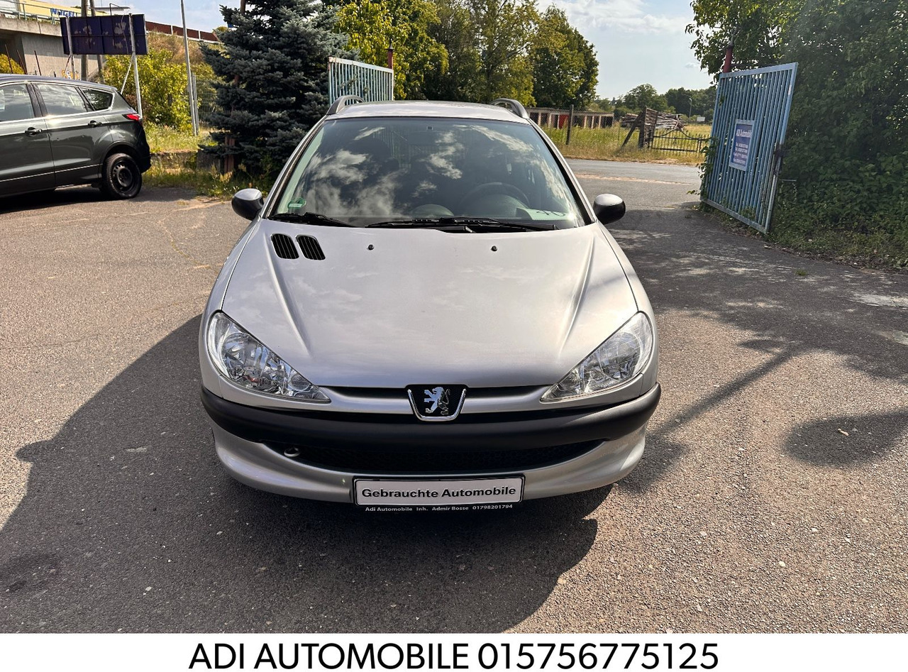 Peugeot 206 SW Grand Filou Cool - Personenwagen: afbeelding 1 Peugeot 206 SW Grand Filou Cool - Personenwagen: afbeelding 1