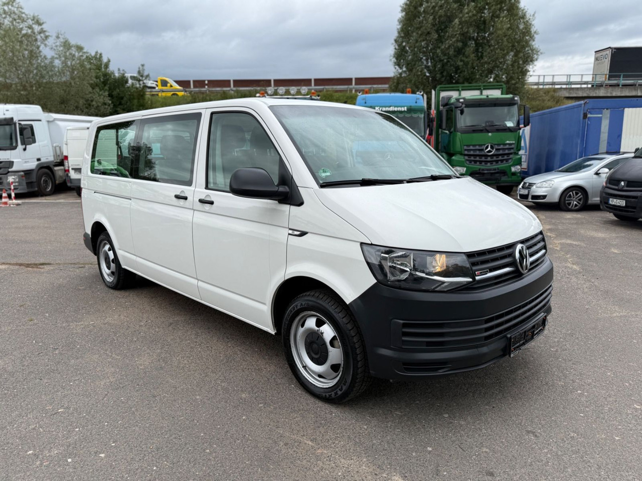 Volkswagen T6 Transporter 9 Sitzer 4Motion - Personenvervoer: afbeelding 2 Volkswagen T6 Transporter 9 Sitzer 4Motion - Personenvervoer: afbeelding 2