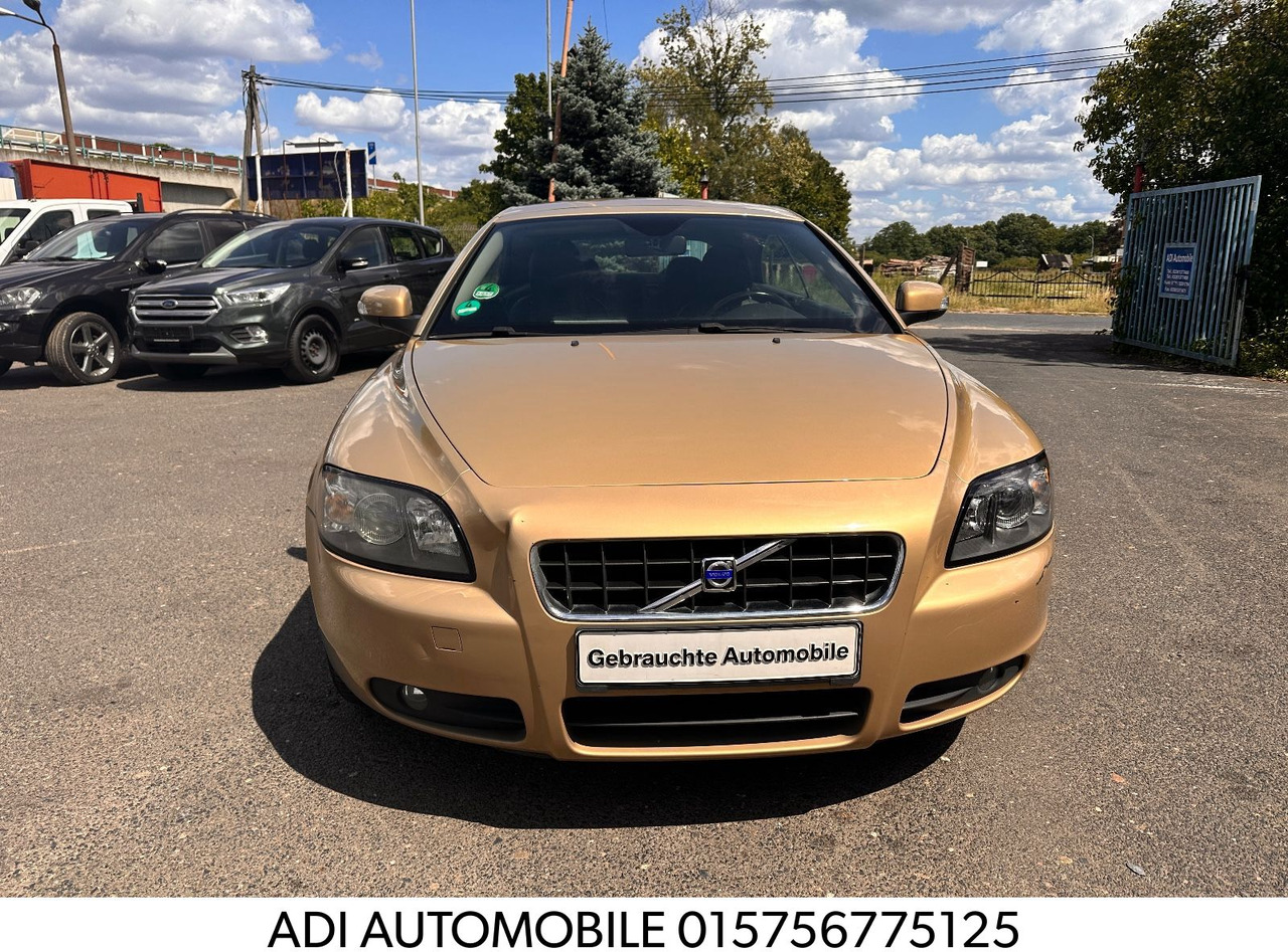 Volvo C70 Cabriolet 2.4 Kinetic Benzin/Flüssiggas - Personenwagen: afbeelding 1 Volvo C70 Cabriolet 2.4 Kinetic Benzin/Flüssiggas - Personenwagen: afbeelding 1