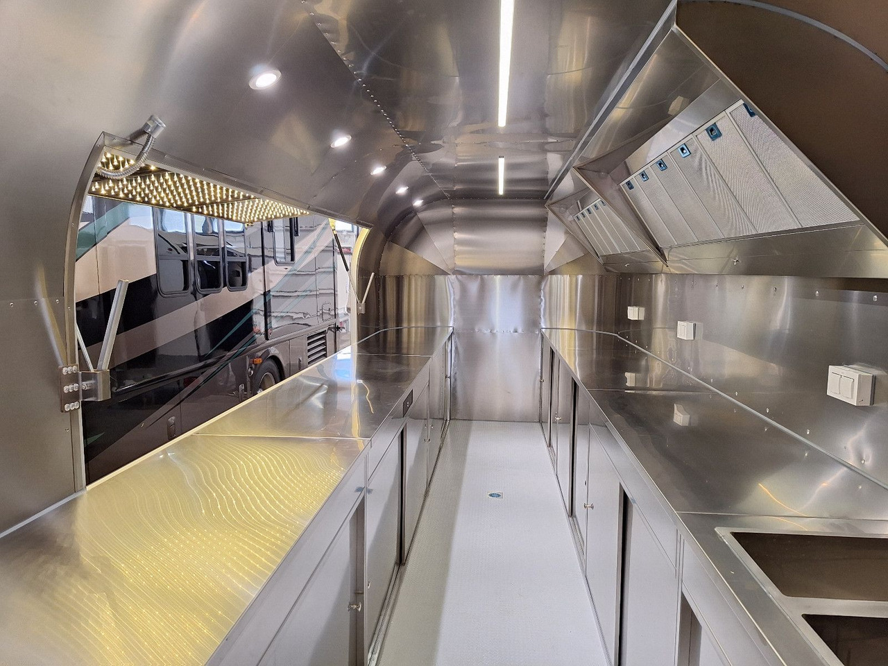 Esselmann Delistar American 6000 ähn. Airstream - Verkoopwagen: afbeelding 2 Esselmann Delistar American 6000 ähn. Airstream - Verkoopwagen: afbeelding 2
