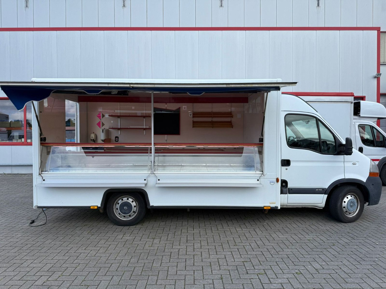 Renault Seba Borco Höhns - Zelfrijdende verkoopwagen: afbeelding 2 Renault Seba Borco Höhns - Zelfrijdende verkoopwagen: afbeelding 2