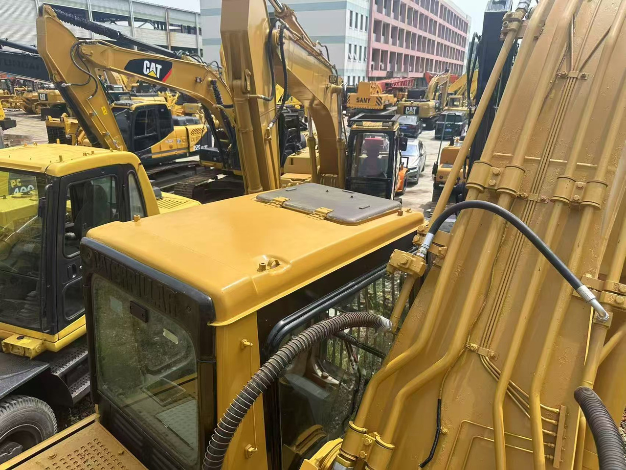 CAT 330BL - Rupsgraafmachine: afbeelding 4 CAT 330BL - Rupsgraafmachine: afbeelding 4