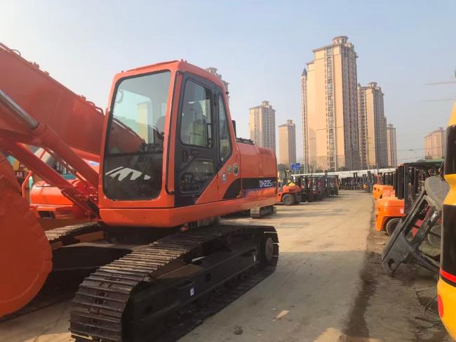 Doosan DH225 - Rupsgraafmachine: afbeelding 3 Doosan DH225 - Rupsgraafmachine: afbeelding 3