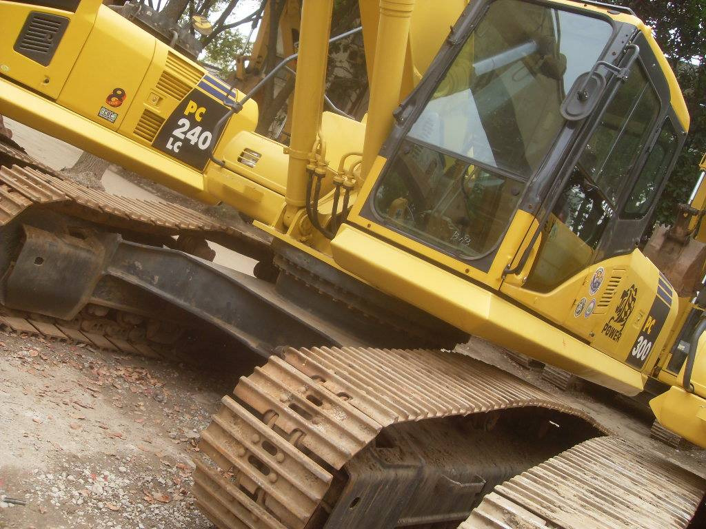 Komatsu PC300-7 - Rupsgraafmachine: afbeelding 1 Komatsu PC300-7 - Rupsgraafmachine: afbeelding 1