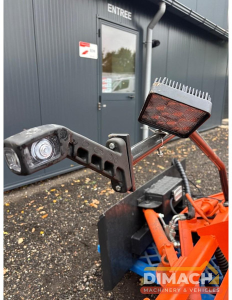 Pronar Snowblade 205 cm Sneeuwschuiver hydraulische draaibaar, met Bobcat opname 205 cm breed - Aanbouwdeel: afbeelding 5 Pronar Snowblade 205 cm Sneeuwschuiver hydraulische draaibaar, met Bobcat opname 205 cm breed - Aanbouwdeel: afbeelding 5