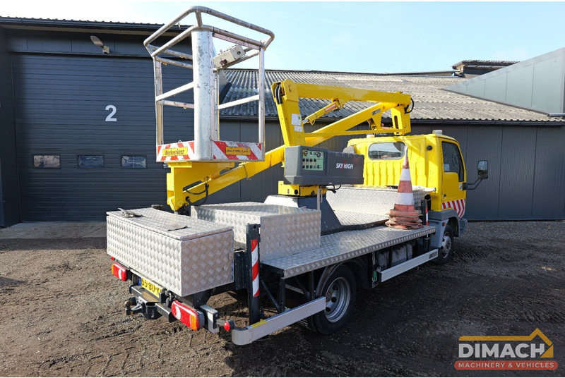 Nissan Cabstar E Sky high autohoogwerker 12meter elektrisch bedienbaar. manbak capaciteit 215kilo - Bestelwagen: afbeelding 2 Nissan Cabstar E Sky high autohoogwerker 12meter elektrisch bedienbaar. manbak capaciteit 215kilo - Bestelwagen: afbeelding 2