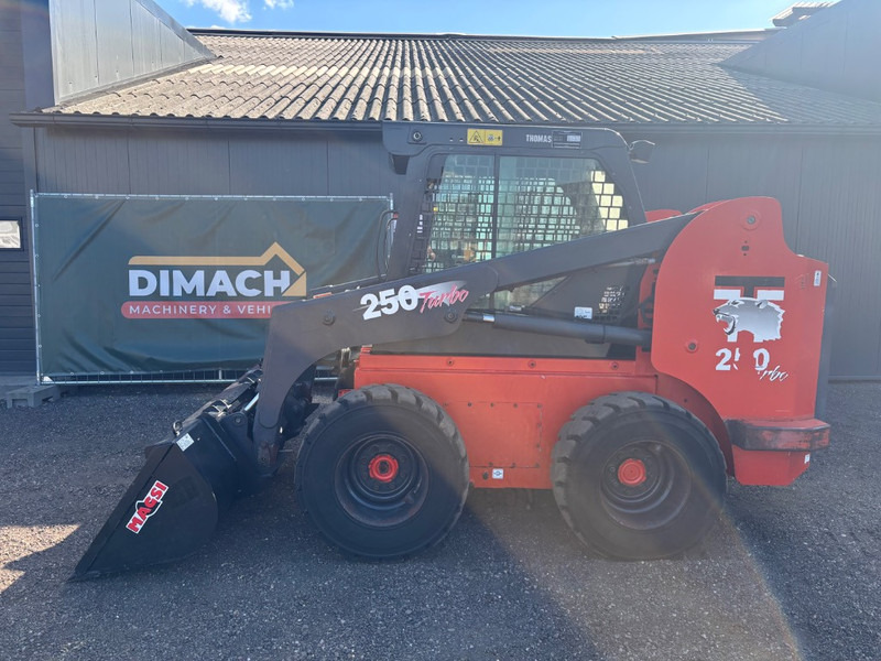 Thomas 250 new bucket! TOP!! 3600 kilo - Schranklader: afbeelding 1 Thomas 250 new bucket! TOP!! 3600 kilo - Schranklader: afbeelding 1
