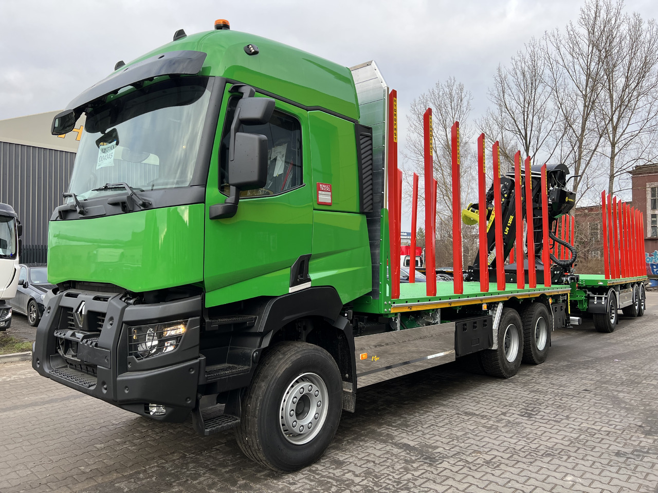 RENAULT Gama K 520 6x4 zabudowa platforma 3 osiowa z żurawiem - Houttransport, Kraanwagen: afbeelding 1 RENAULT Gama K 520 6x4 zabudowa platforma 3 osiowa z żurawiem - Houttransport, Kraanwagen: afbeelding 1