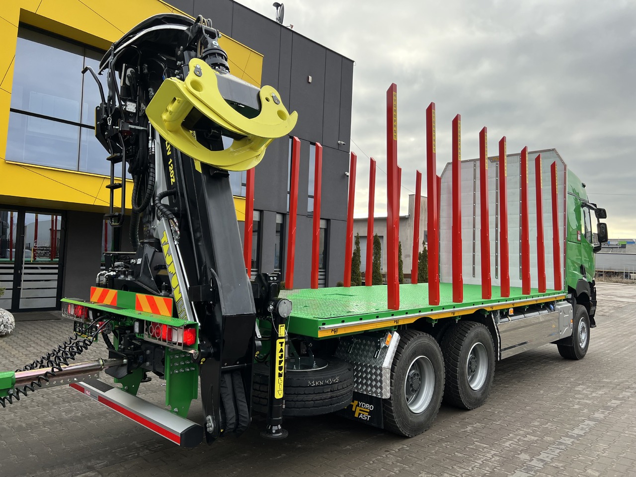 RENAULT Gama K 520 6x4 zabudowa platforma 3 osiowa z żurawiem - Houttransport, Kraanwagen: afbeelding 3 RENAULT Gama K 520 6x4 zabudowa platforma 3 osiowa z żurawiem - Houttransport, Kraanwagen: afbeelding 3