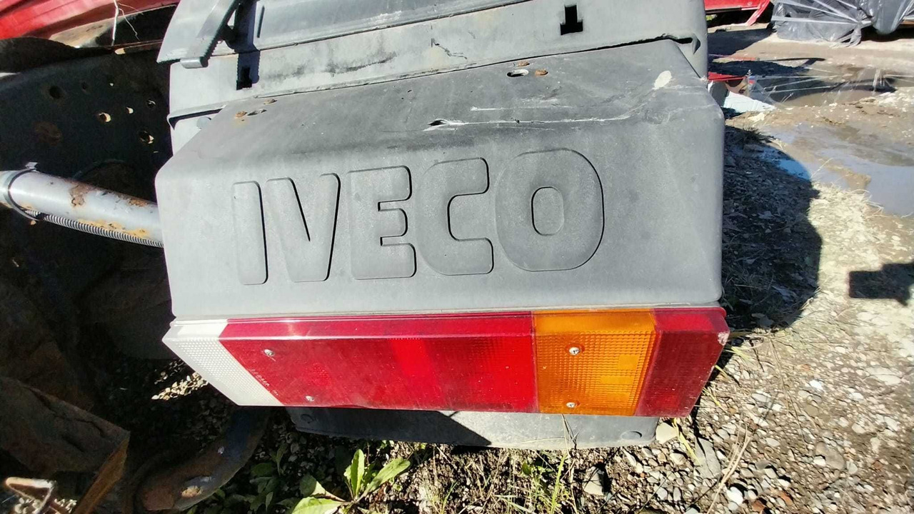 Lampa tylna prawa na belkę IVECO STRALIS EURO 5 - Achterlicht voor Vrachtwagen: afbeelding 1 Lampa tylna prawa na belkę IVECO STRALIS EURO 5 - Achterlicht voor Vrachtwagen: afbeelding 1