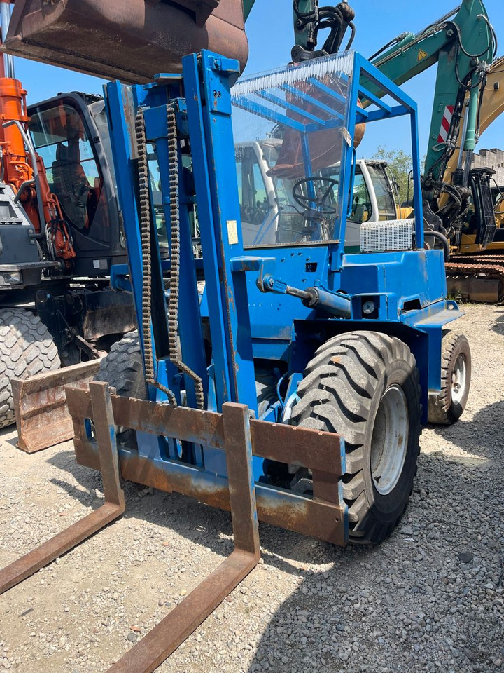FORD MOTOR - Ruw terrein heftruck: afbeelding 2 FORD MOTOR - Ruw terrein heftruck: afbeelding 2