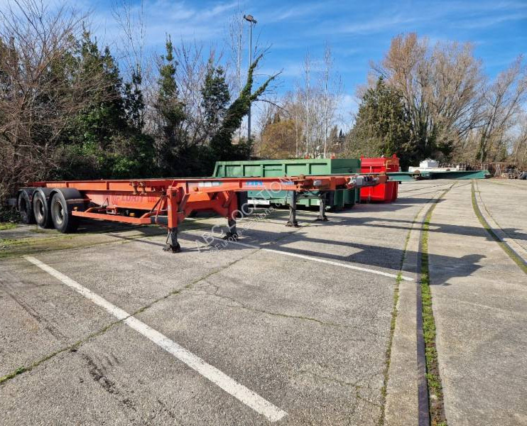 Fruehauf - Containertransporter/ Wissellaadbak oplegger: afbeelding 1 Fruehauf - Containertransporter/ Wissellaadbak oplegger: afbeelding 1