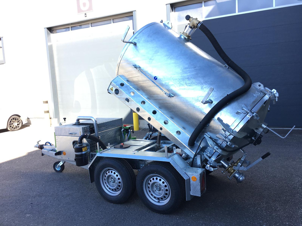 M-Vac 1,8m³ *Kippbar* Vakuum-Saugsystem / Saugfass / Sauganhänger / Saughänger M-Vac Reinigungskit - Vacuümwagen: afbeelding 2 M-Vac 1,8m³ *Kippbar* Vakuum-Saugsystem / Saugfass / Sauganhänger / Saughänger M-Vac Reinigungskit - Vacuümwagen: afbeelding 2