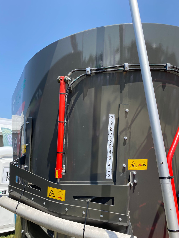 Leasing Ando Tech Futtermischwagen / Feed mixer / Melangeuse / Carro di alimentazione / Remolque alimentador / Кормораздатчик / Wóz paszowy T-REX 24 m3 Ando Tech Futtermischwagen / Feed mixer / Melangeuse / Carro di alimentazione / Remolque alimentador / Кормораздатчик / Wóz paszowy T-REX 24 m3: afbeelding 14