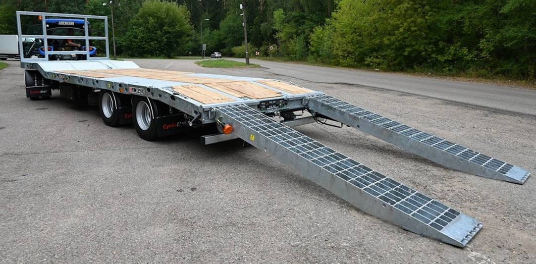 Cynkomet Plattformauflieger / Trailer / Remorque / Rimorchio a piattaforma / Remolque de plataforma / Прицеп для перевозки техники / Przyczepa maszynowa RM-240 18 t - Platte landbouwwagen: afbeelding 2 Cynkomet Plattformauflieger / Trailer / Remorque / Rimorchio a piattaforma / Remolque de plataforma / Прицеп для перевозки техники / Przyczepa maszynowa RM-240 18 t - Platte landbouwwagen: afbeelding 2