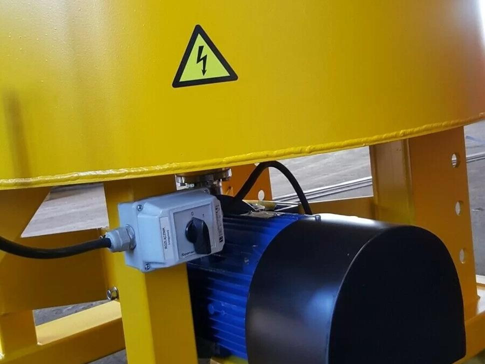 DC Betonmischer / Electric concrete mixer / Malaxeur à béton électrique / Betoniera / Бетономешалка с электроприводом / Betoniarka elektryczna 400 l - Betonmolen: afbeelding 4 DC Betonmischer / Electric concrete mixer / Malaxeur à béton électrique / Betoniera / Бетономешалка с электроприводом / Betoniarka elektryczna 400 l - Betonmolen: afbeelding 4