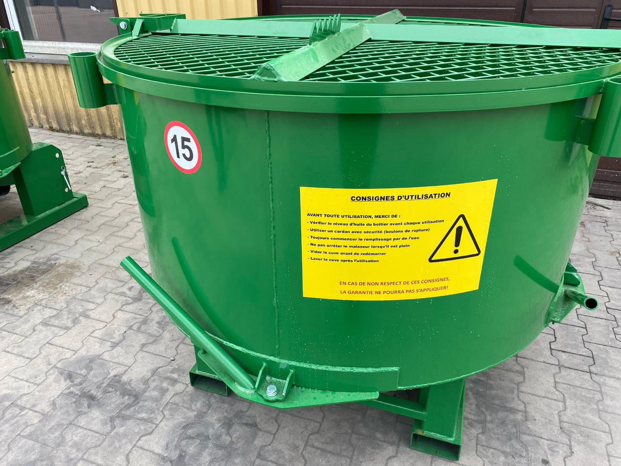 DC Betonmischer / Hydraulic concrete mixer / Malaxeur à béton hydraulique / Betoniera / Бетономешалка с гидравлическим приводом / Betoniarka hydrauliczna 800 l - Betonmolen: afbeelding 5 DC Betonmischer / Hydraulic concrete mixer / Malaxeur à béton hydraulique / Betoniera / Бетономешалка с гидравлическим приводом / Betoniarka hydrauliczna 800 l - Betonmolen: afbeelding 5