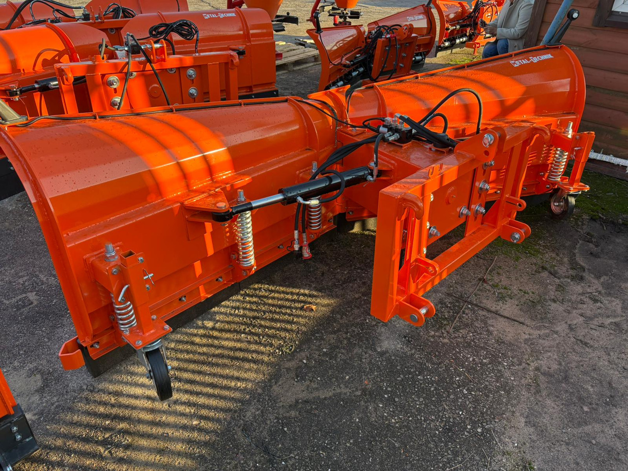 METAL-TECHNIK Schneeschild / Snow plow / Lame à neige / Sgombraneve dritto / Снегоочистель / Pług odśnieżny 3 m - Sneeuwschuif voor Sneeuwschuif: afbeelding 3 METAL-TECHNIK Schneeschild / Snow plow / Lame à neige / Sgombraneve dritto / Снегоочистель / Pług odśnieżny 3 m - Sneeuwschuif voor Sneeuwschuif: afbeelding 3