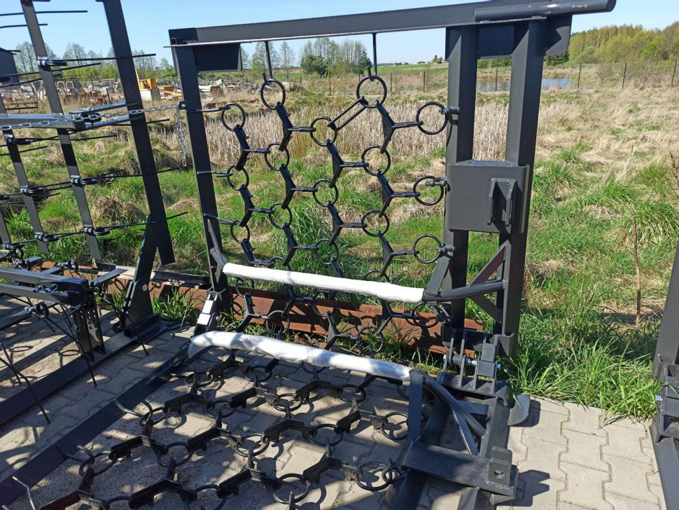 METAL-TECHNIK Wiesenegge / Meadow harrow / Herse de prairie / Strigliatrice / Полевая волокуша / Włóka łąkowa 8 m - Weidesleep: afbeelding 4 METAL-TECHNIK Wiesenegge / Meadow harrow / Herse de prairie / Strigliatrice / Полевая волокуша / Włóka łąkowa 8 m - Weidesleep: afbeelding 4
