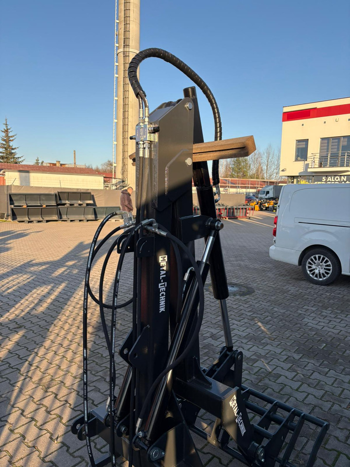 Metal-Technik Hecklader / Three-point loader / Chargeur 3 points / Cargador trasero / Caricatore posteriore / Погрузчик с задней стойкой / Ładowacz na tylny TUZ - Voorlader voor tractor voor Tractor: afbeelding 3 Metal-Technik Hecklader / Three-point loader / Chargeur 3 points / Cargador trasero / Caricatore posteriore / Погрузчик с задней стойкой / Ładowacz na tylny TUZ - Voorlader voor tractor voor Tractor: afbeelding 3