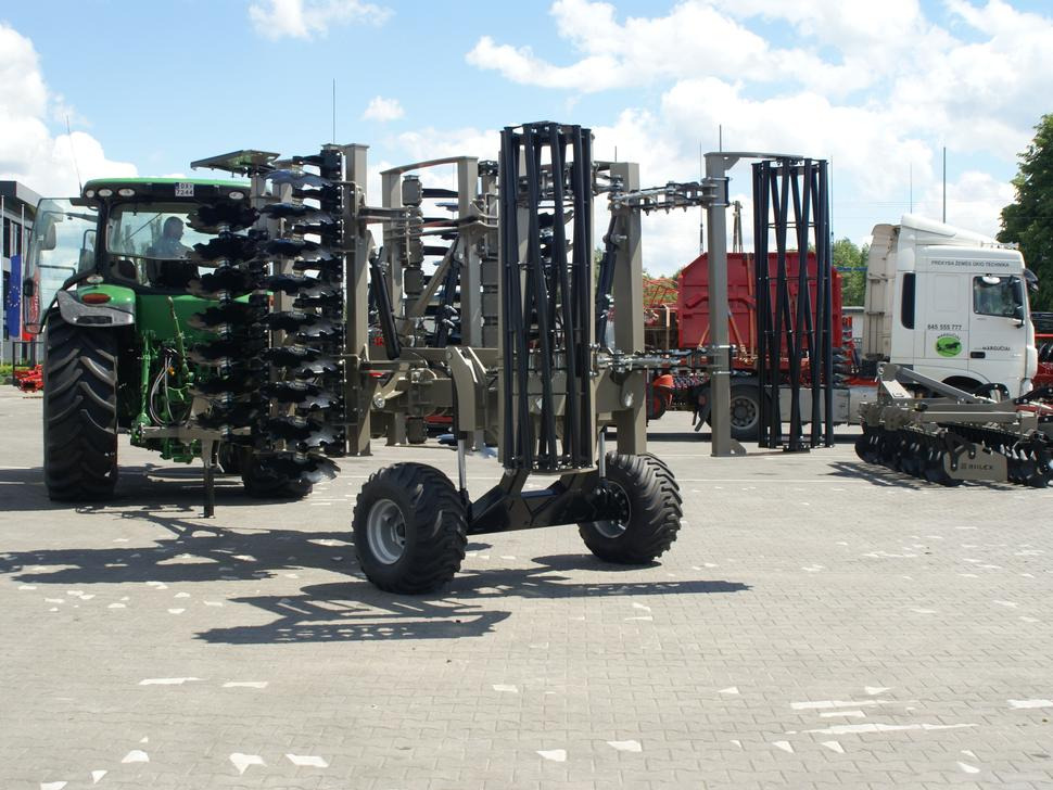 ROLEX Hydraulische Scheibenegge / Hydraulic discs harrow / Dechaumeur à disques / Erpice a dischi / Гидравлическая дисковая борона / Brona talerzowa hydraulicznie składana ciężka 4 m - Schijveneg: afbeelding 4 ROLEX Hydraulische Scheibenegge / Hydraulic discs harrow / Dechaumeur à disques / Erpice a dischi / Гидравлическая дисковая борона / Brona talerzowa hydraulicznie składana ciężka 4 m - Schijveneg: afbeelding 4