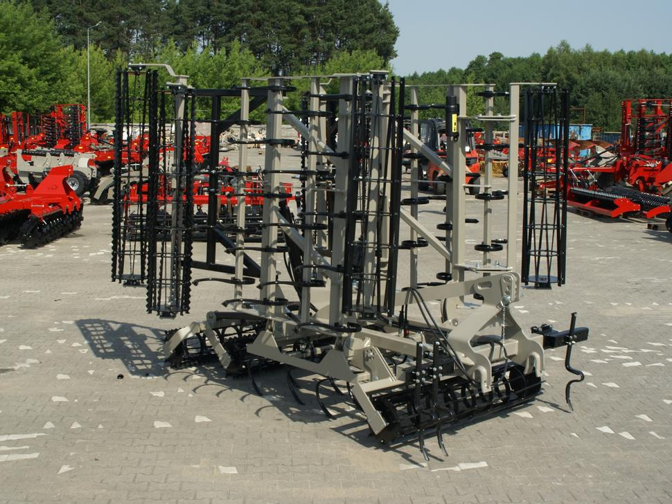 ROLEX Saatbettkombination / Hydraulically cultivator / Vibroculteur / Aggregato di coltivazione / Почвообрабатывающий гидравлический складывающийся агрегат / Agregat uprawowy hydraulicznie składany - Cultivator: afbeelding 2 ROLEX Saatbettkombination / Hydraulically cultivator / Vibroculteur / Aggregato di coltivazione / Почвообрабатывающий гидравлический складывающийся агрегат / Agregat uprawowy hydraulicznie składany - Cultivator: afbeelding 2