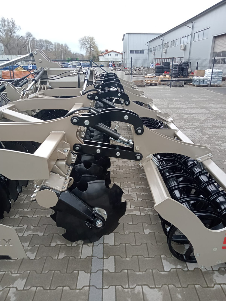 Nieuw Schijveneg ROLEX Scheibenegge / Disc harrow / Dechaumeur à disques / Erpice a dischi / Grada de discos /Дисковая борона / Brona talerzowa 8 m: afbeelding 34