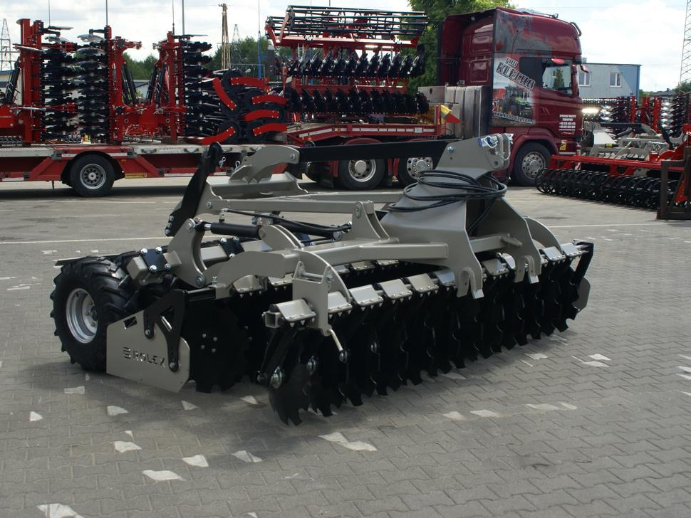 ROLEX Scheibenegge / Disc harrow with hydropack and tire roller / Dechaumeur à disques / Erpice a dischi / Дисковая борона с гидропаком и колёсным катком / Agregat talerzowy uprawowy z hydropackiem i - Schijveneg: afbeelding 5 ROLEX Scheibenegge / Disc harrow with hydropack and tire roller / Dechaumeur à disques / Erpice a dischi / Дисковая борона с гидропаком и колёсным катком / Agregat talerzowy uprawowy z hydropackiem i - Schijveneg: afbeelding 5
