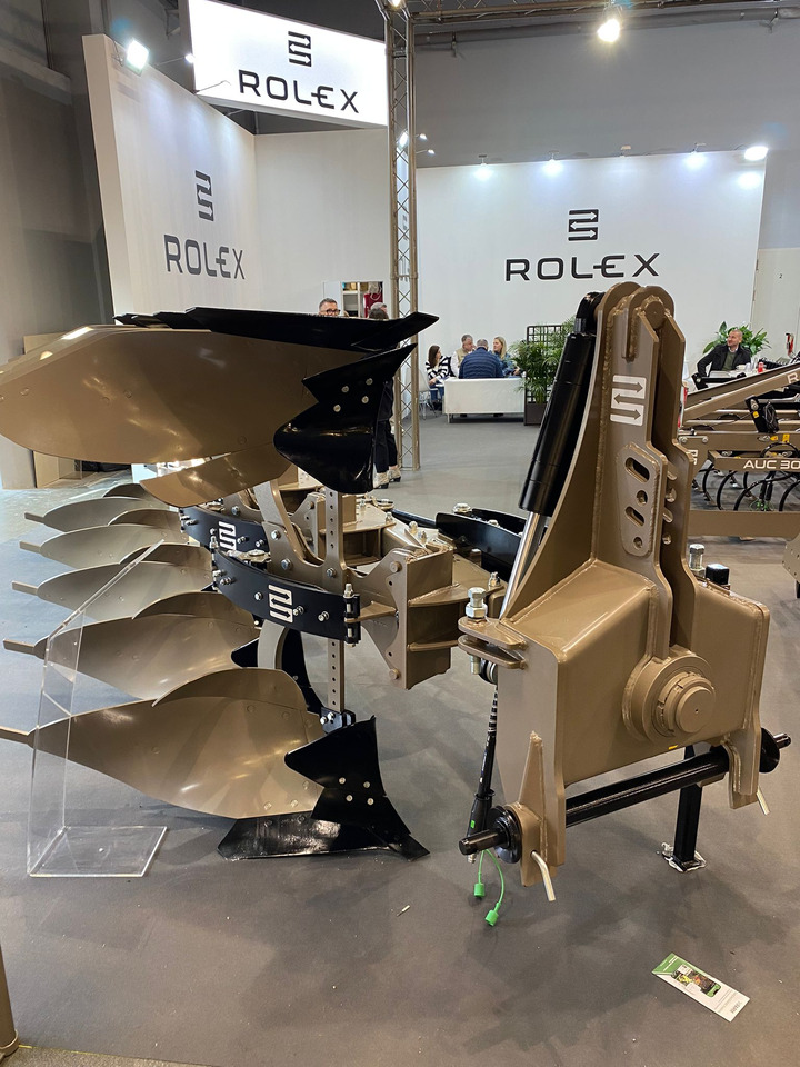 ROLEX Volldrehpflug / Rotary plough / Charrue réversible / Aratro reversibile / Оборотный плуг / Pług obrotowy 3+1 - Ploeg: afbeelding 4 ROLEX Volldrehpflug / Rotary plough / Charrue réversible / Aratro reversibile / Оборотный плуг / Pług obrotowy 3+1 - Ploeg: afbeelding 4