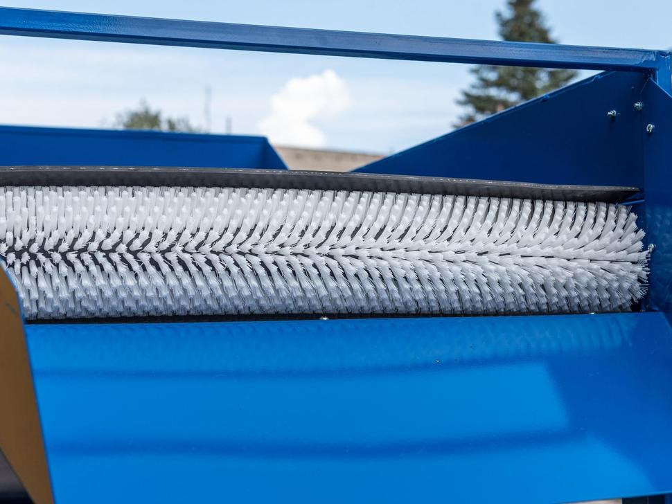 ROLMET Bürstenmaschine / Potato brush cleaner / Nettoyeuse à brosse / Pulitore a spazzole / Очиститель / Czyszczarka szczotkowa - Aardappeltechniek: afbeelding 4 ROLMET Bürstenmaschine / Potato brush cleaner / Nettoyeuse à brosse / Pulitore a spazzole / Очиститель / Czyszczarka szczotkowa - Aardappeltechniek: afbeelding 4