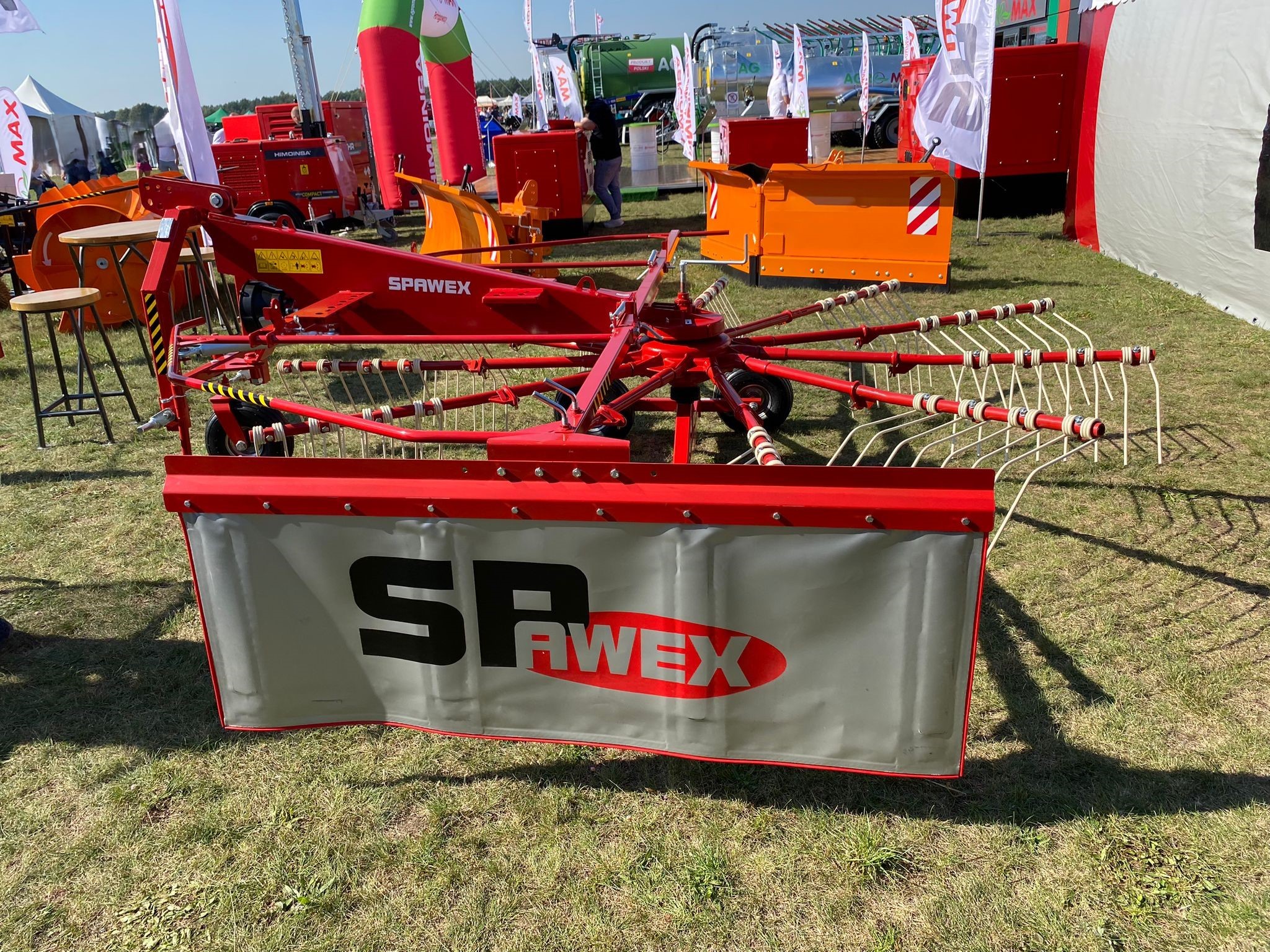 Spawex Kreiselschwader / Rake / Andaineur / Rastrillo / Rastrello / Zgrabiarka 4,5 m - Hooischudder: afbeelding 4 Spawex Kreiselschwader / Rake / Andaineur / Rastrillo / Rastrello / Zgrabiarka 4,5 m - Hooischudder: afbeelding 4